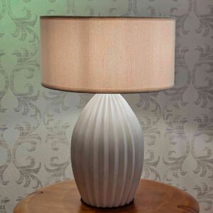 lampara de mesa alba